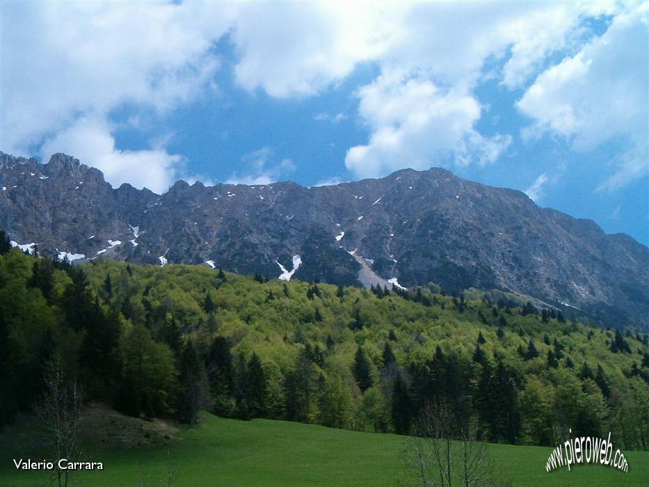 37° Costa di Bares (divide la Val Seriana dalla Val Bondione).jpg